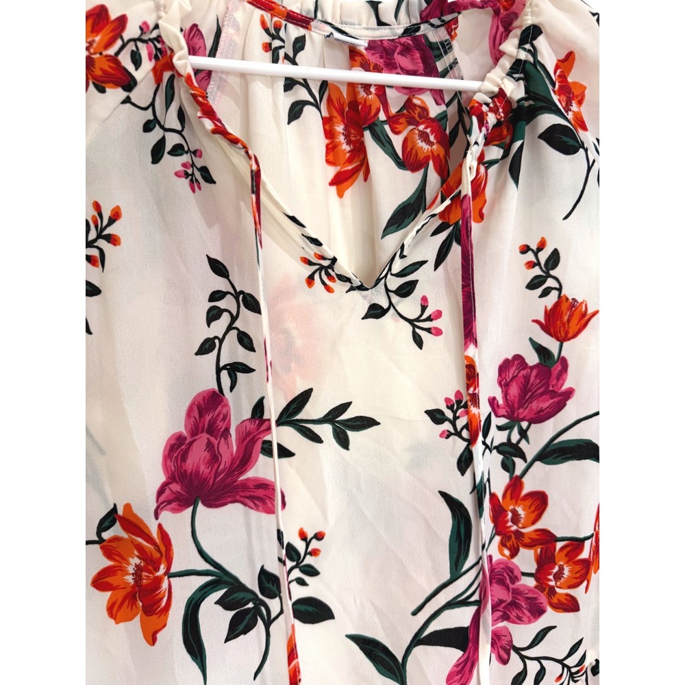 Old Navy Floral Blouse Ruffle Neckline Lightweight Top‎ Casual Size M - Picture 2 of 5